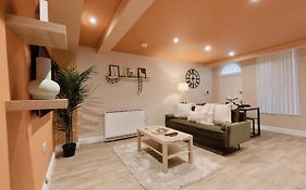 Central Spacious Quirky Apartment In Birmingham With Free Wi-Fi, Parking